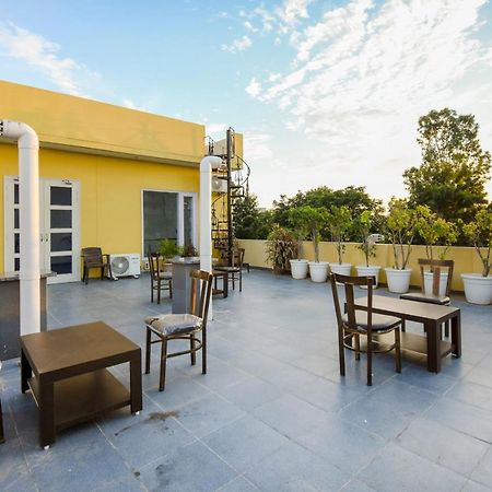 Oyo 75460 Sky High Residency Hotel Лудяна Екстериор снимка