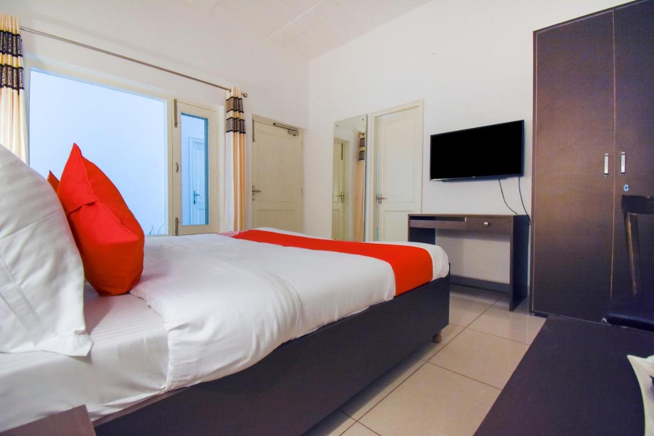 Oyo 75460 Sky High Residency Hotel Лудяна Екстериор снимка