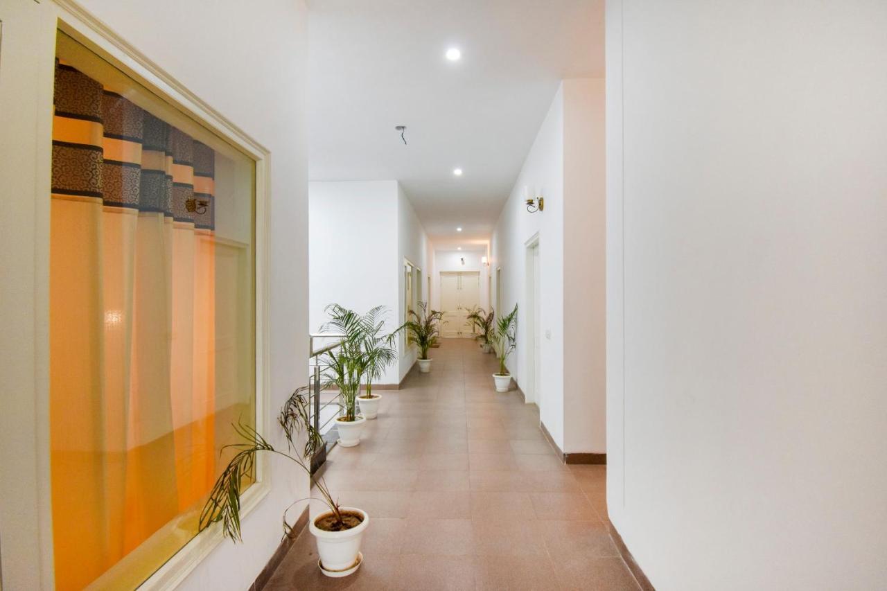Oyo 75460 Sky High Residency Hotel Лудяна Екстериор снимка