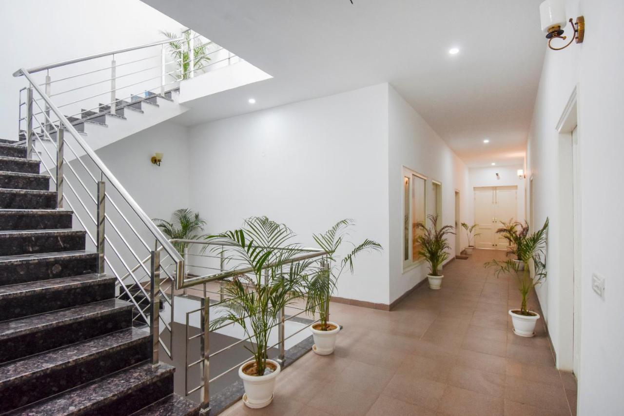 Oyo 75460 Sky High Residency Hotel Лудяна Екстериор снимка