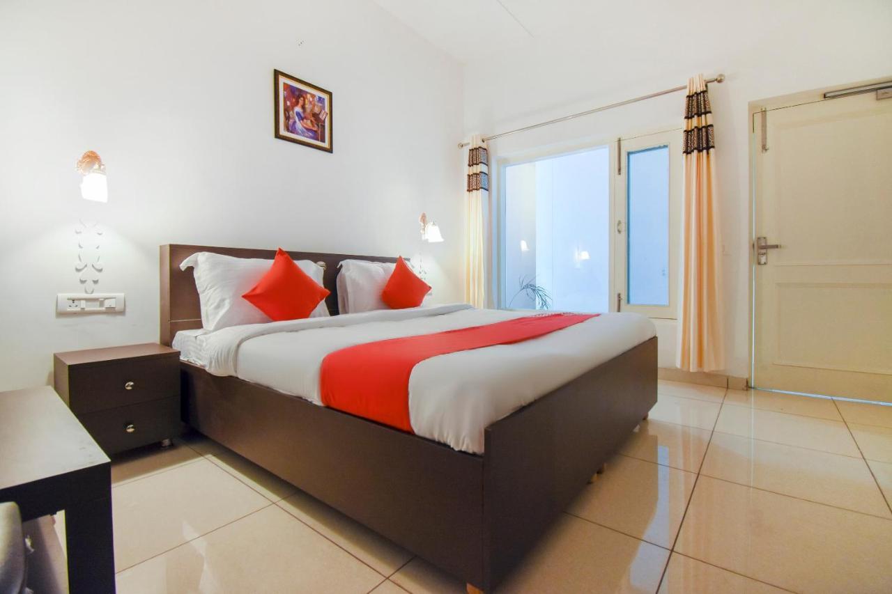 Oyo 75460 Sky High Residency Hotel Лудяна Екстериор снимка