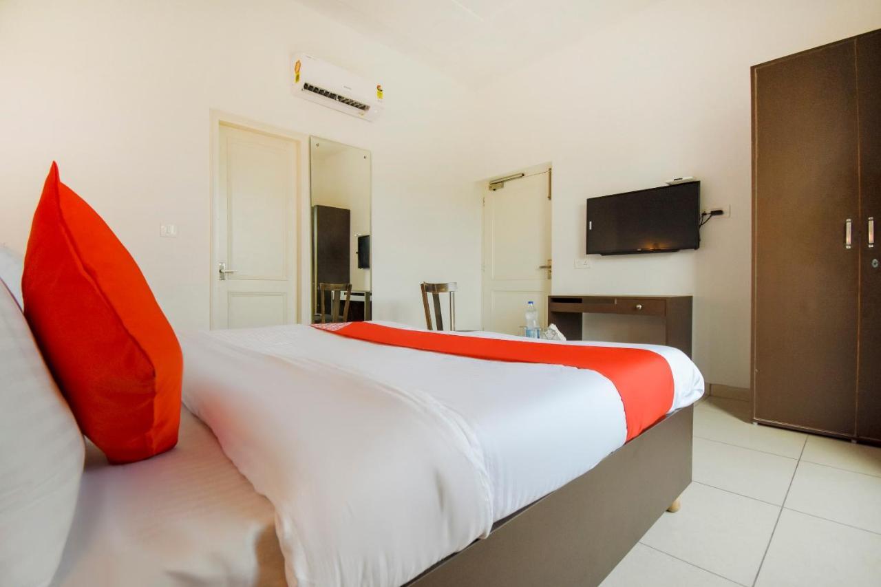 Oyo 75460 Sky High Residency Hotel Лудяна Екстериор снимка