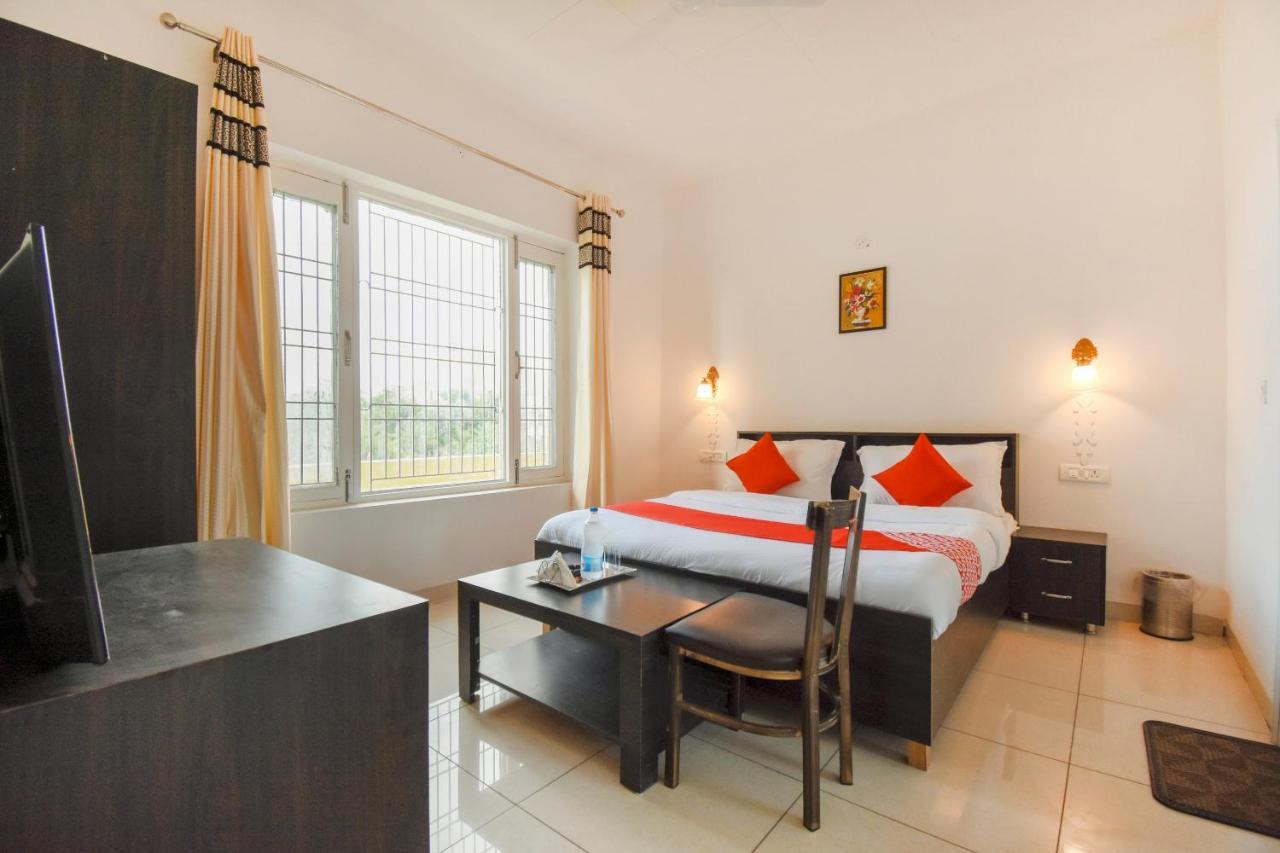 Oyo 75460 Sky High Residency Hotel Лудяна Екстериор снимка