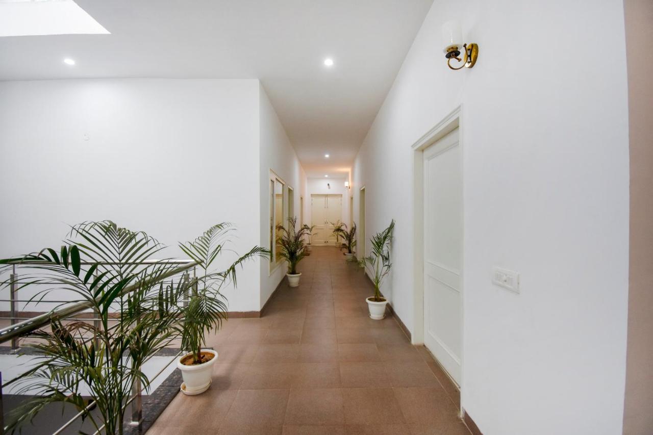 Oyo 75460 Sky High Residency Hotel Лудяна Екстериор снимка