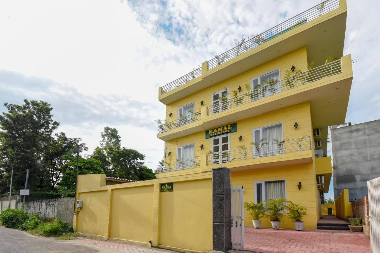 Oyo 75460 Sky High Residency Hotel Лудяна Екстериор снимка