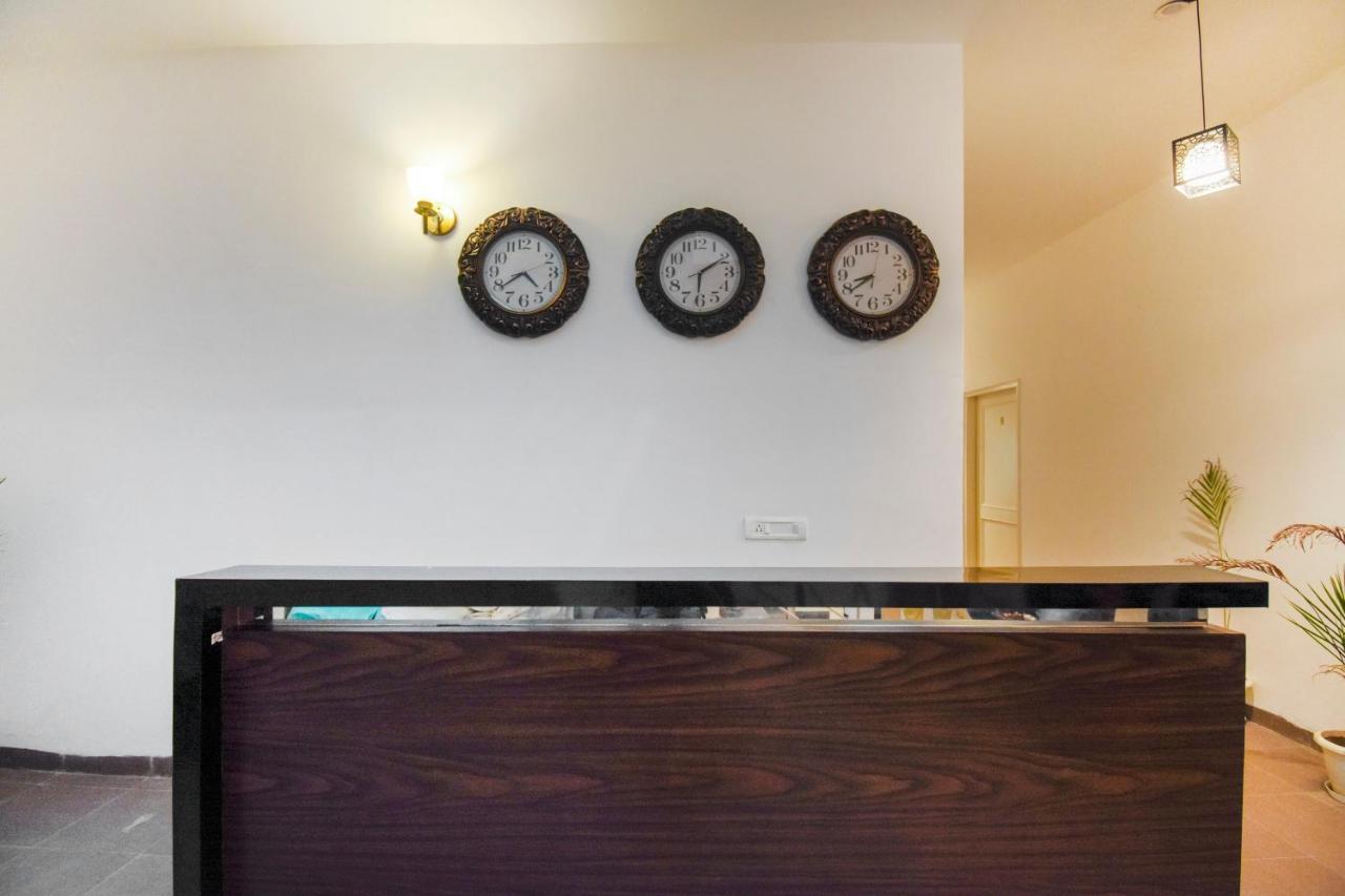 Oyo 75460 Sky High Residency Hotel Лудяна Екстериор снимка