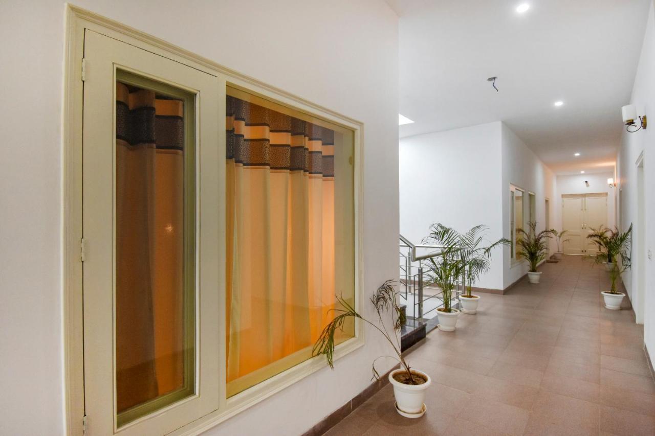 Oyo 75460 Sky High Residency Hotel Лудяна Екстериор снимка