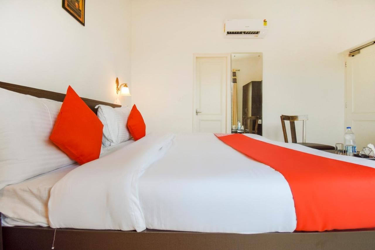 Oyo 75460 Sky High Residency Hotel Лудяна Екстериор снимка