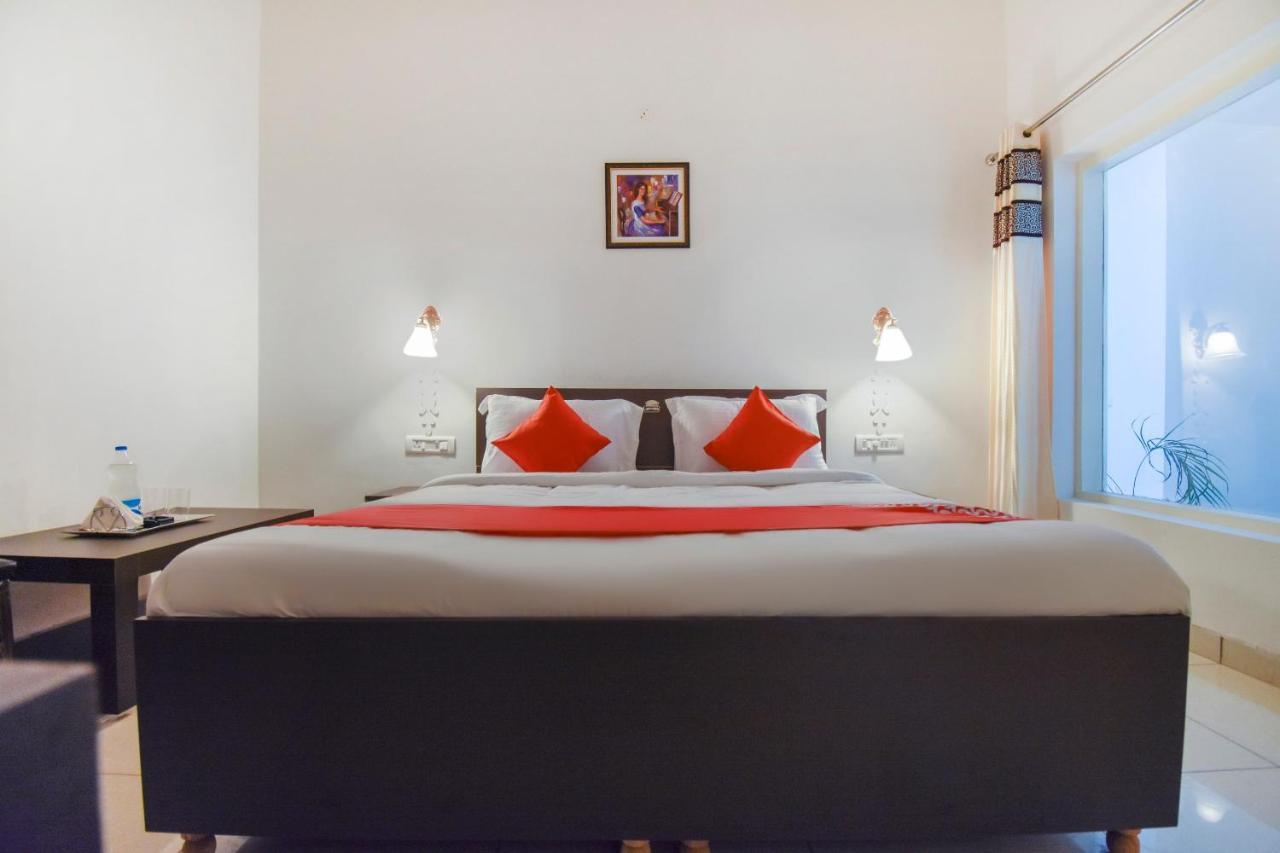Oyo 75460 Sky High Residency Hotel Лудяна Екстериор снимка